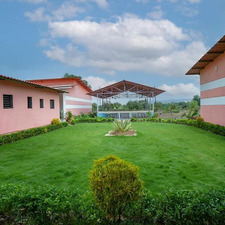 Hotel Mahalakshmi Agro Tourism Poinad Exterior foto